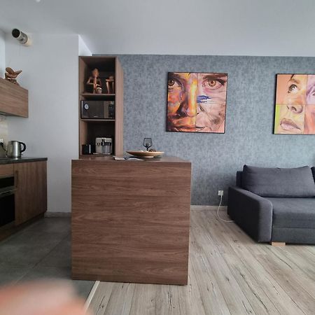 Q Apart Gold- Klimatyzowany 3 Pokojowy Apartament Przy Manufakturze Z Garazem Gratis, Fv Лодзь Экстерьер фото