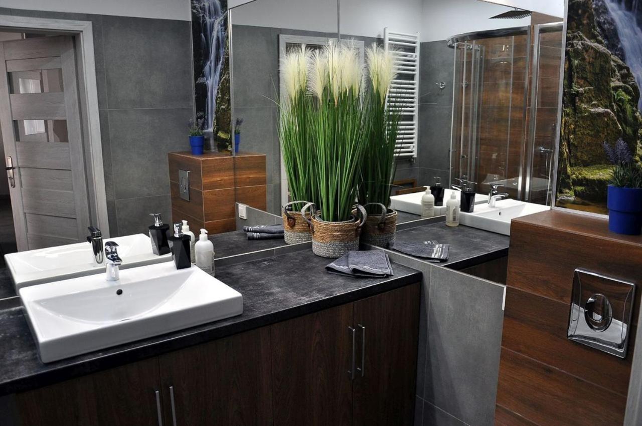 Q Apart Gold- Klimatyzowany 3 Pokojowy Apartament Przy Manufakturze Z Garazem Gratis, Fv Лодзь Экстерьер фото