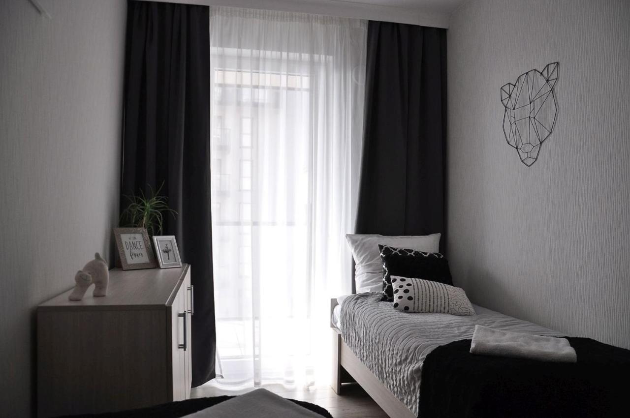 Q Apart Gold- Klimatyzowany 3 Pokojowy Apartament Przy Manufakturze Z Garazem Gratis, Fv Лодзь Экстерьер фото