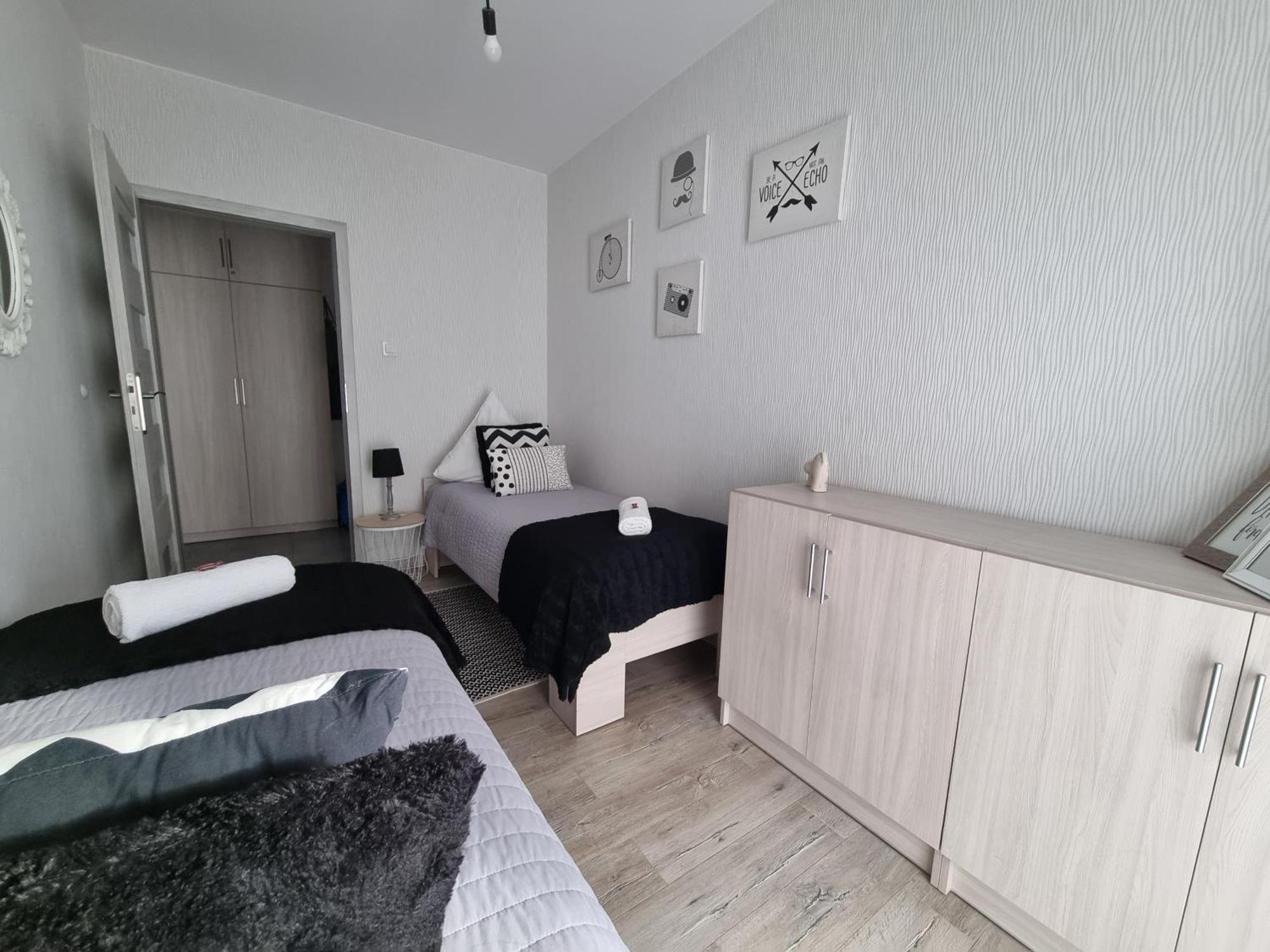 Q Apart Gold- Klimatyzowany 3 Pokojowy Apartament Przy Manufakturze Z Garazem Gratis, Fv Лодзь Экстерьер фото